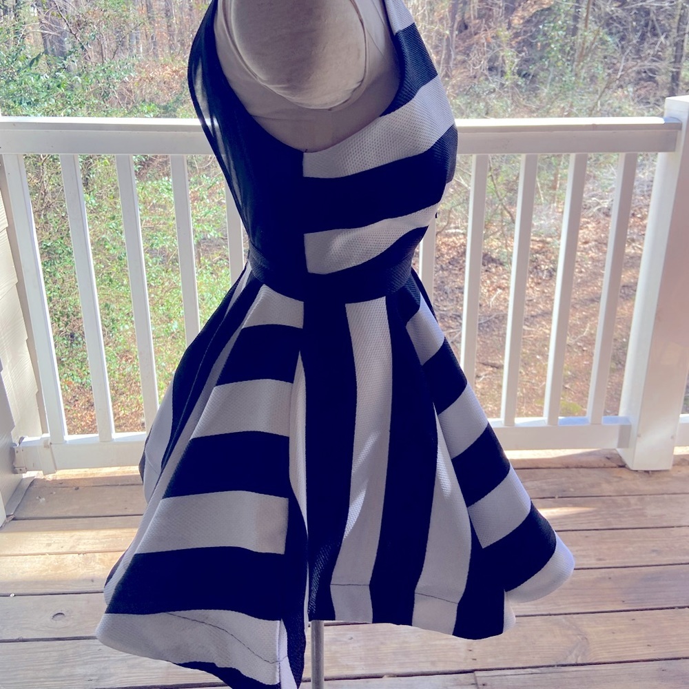 Fun formal dress - Picture 2 of 6